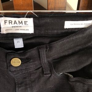 FRAME Denim Le Skinny de Jeanne Noir/Black Jeans
